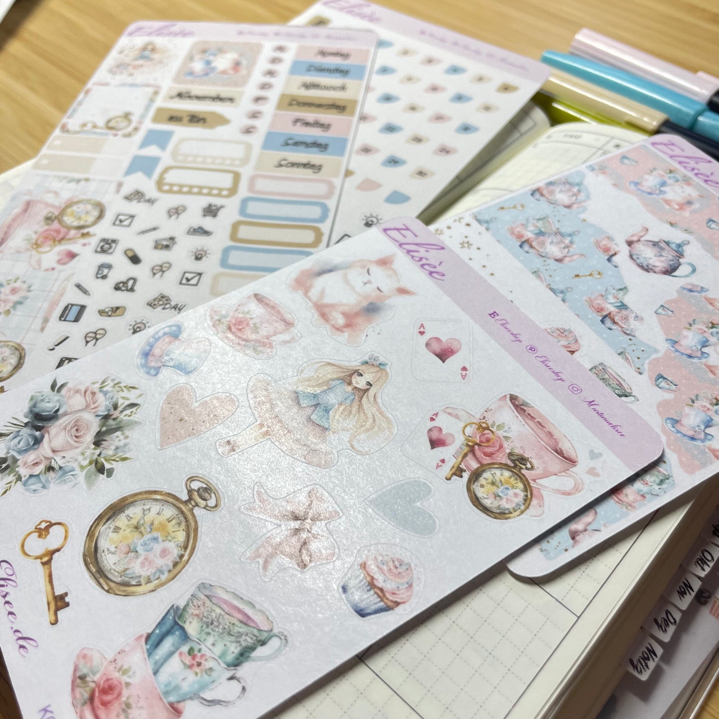 K0011_"ALICE IM WUNDERLAND" November 2025 Monatskit Hobonichi Weeks / Personal Planer / Bullet Journal