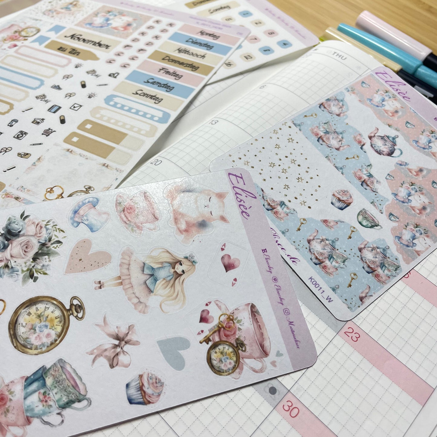 K0011_"ALICE IM WUNDERLAND" November 2025 Monatskit Hobonichi Cousin / A5 / Bullet Journal
